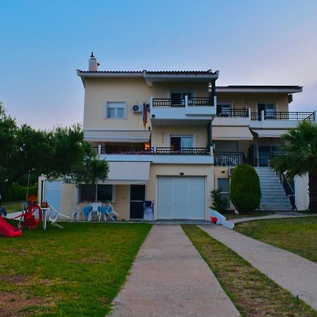 Elegant Maisonettes Elena Nea Poteidaia Exterior foto